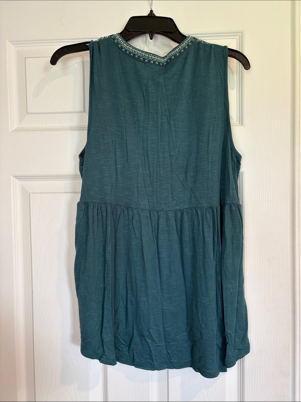 Knox Rose Teal Embroidered Sleeveless Camisole with Pink & White Accents - Picture 3 of 4